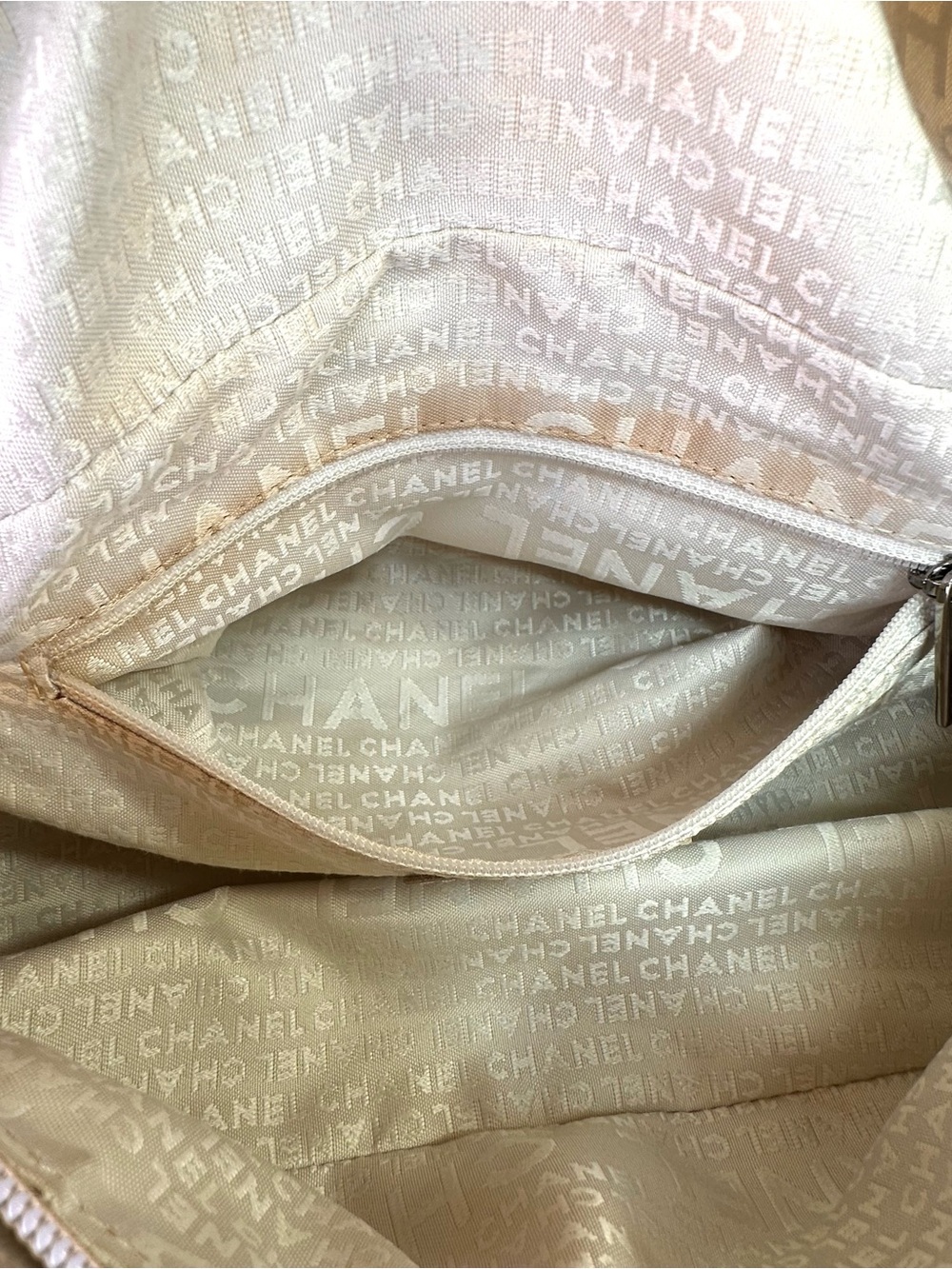 CHANEL Le Marais Quilted Metallic Champagne Leather #10 2005-6 France COA - Picture 9 of 15